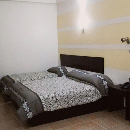 Metro Park Hotel Mandaue Cebu Szoba fotó