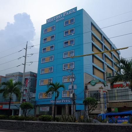 Metro Park Hotel Mandaue Cebu Kültér fotó