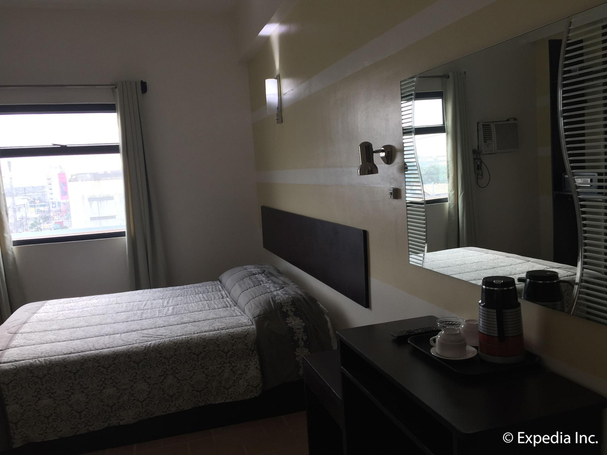 Metro Park Hotel Mandaue Cebu Kültér fotó