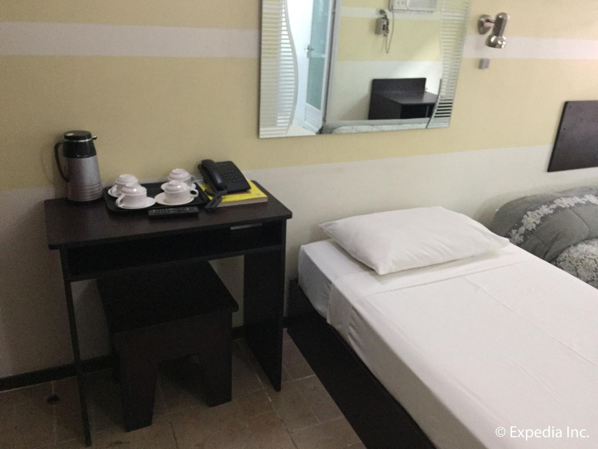 Metro Park Hotel Mandaue Cebu Kültér fotó