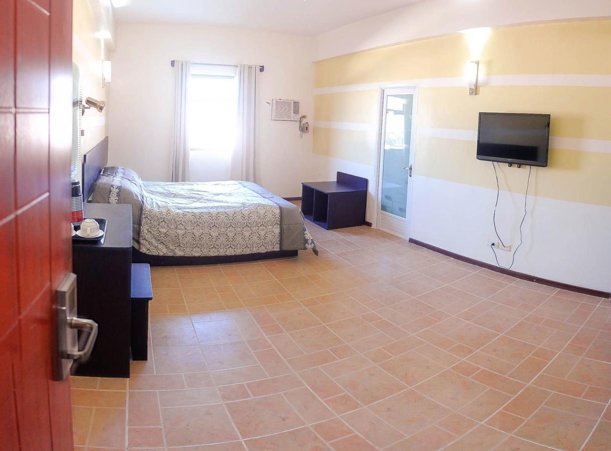 Metro Park Hotel Mandaue Cebu Kültér fotó