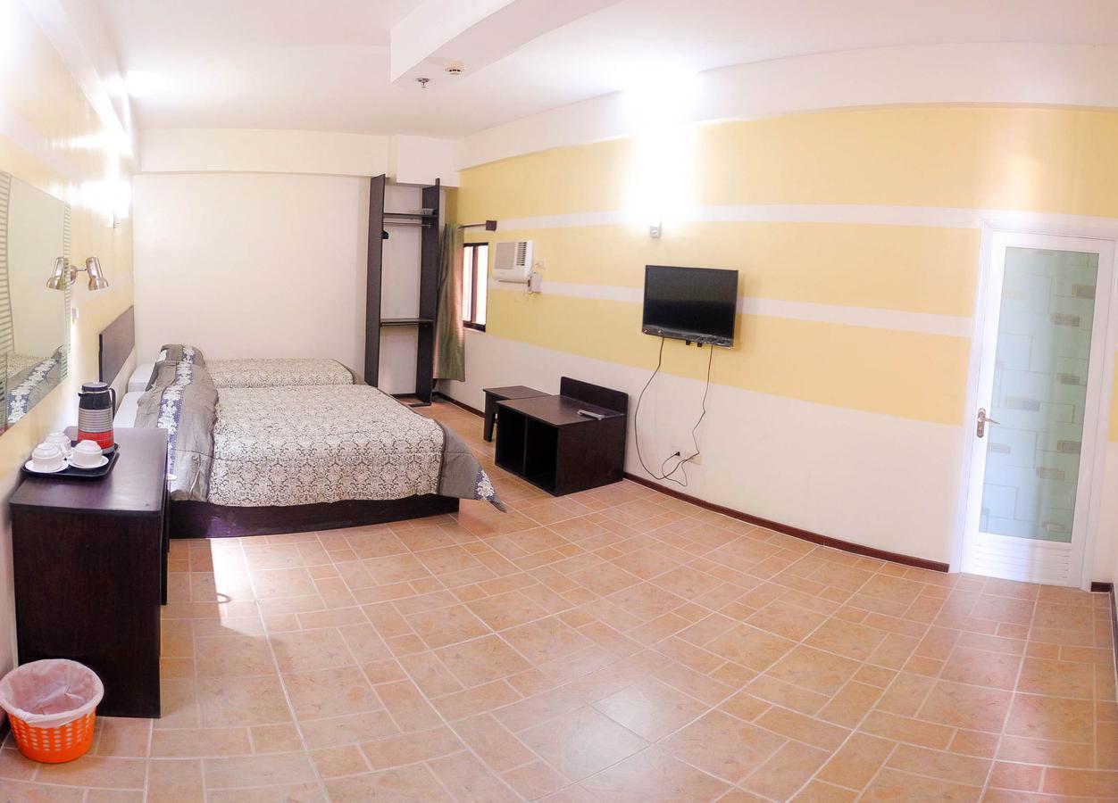 Metro Park Hotel Mandaue Cebu Kültér fotó
