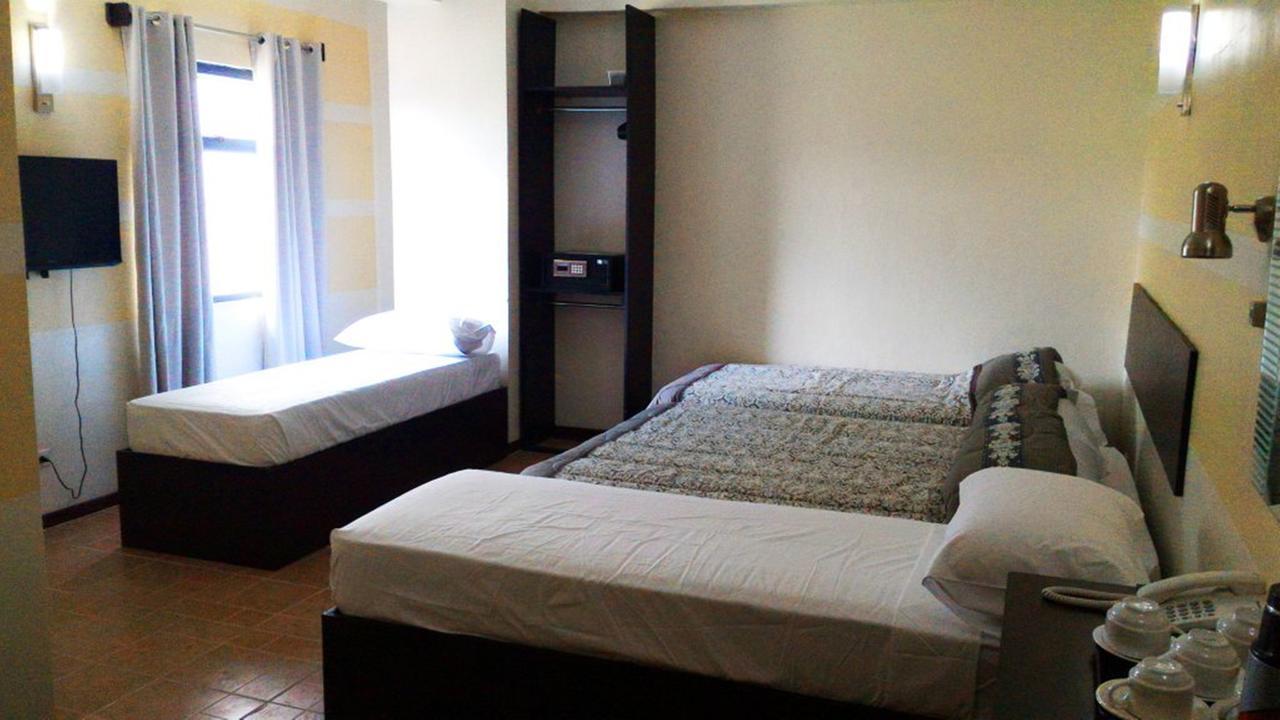 Metro Park Hotel Mandaue Cebu Kültér fotó