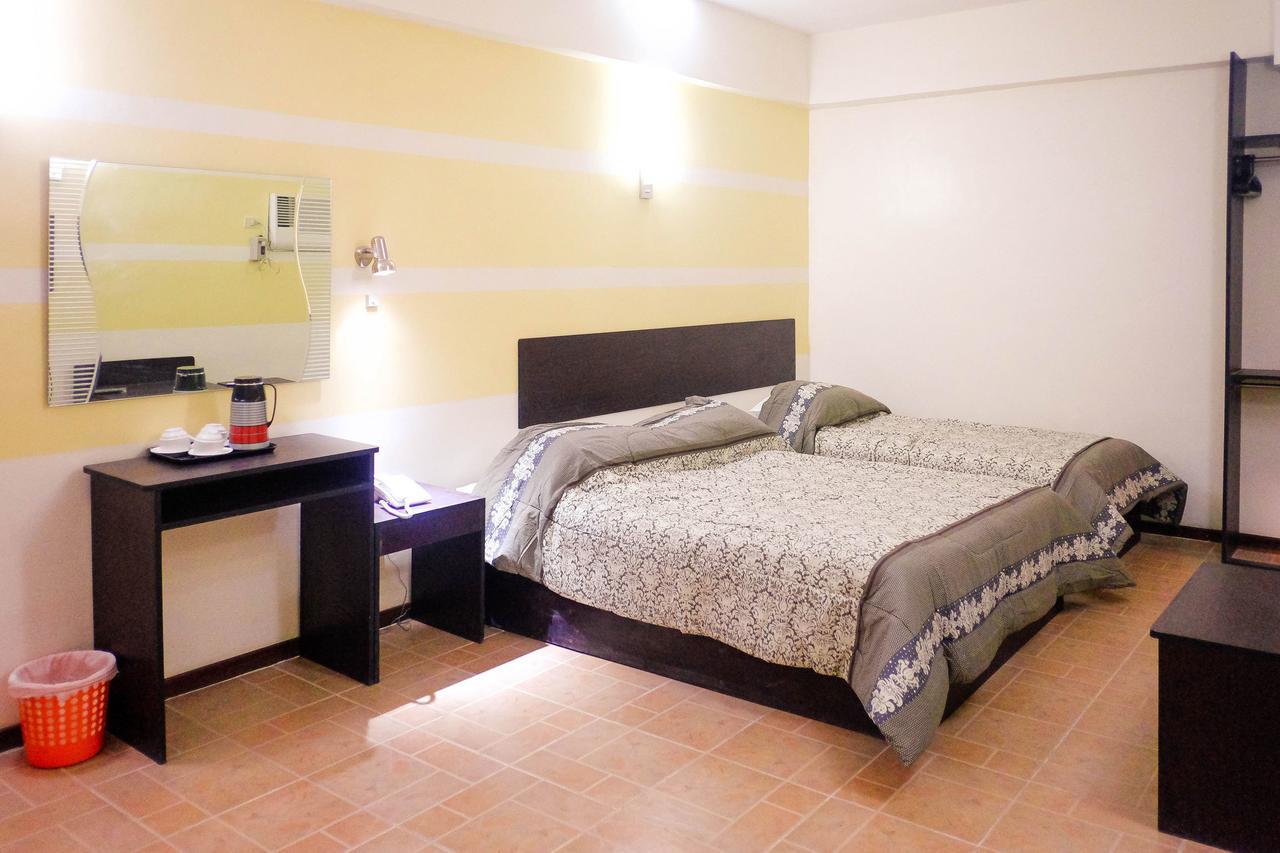 Metro Park Hotel Mandaue Cebu Kültér fotó